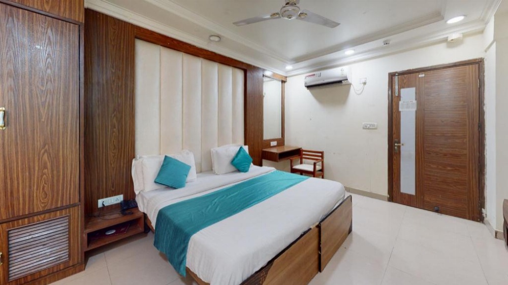 Room image 4